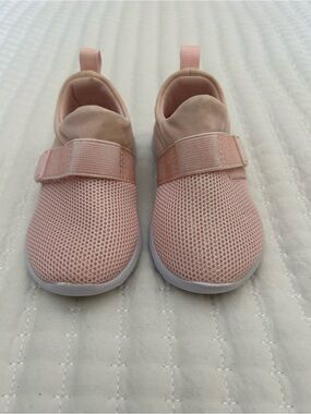 Cat & Jack Pink Slip-On Mesh Swim/Water Shoes Toddler Size 6